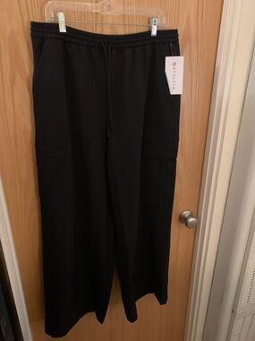Athleta NWT Sz L Black Promenade Wide-Leg Cargo Pant